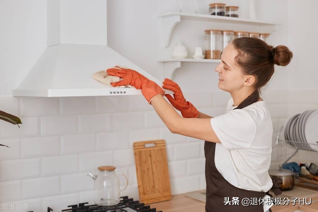 樱花抽油烟机自动清洗（抽油烟机除油污步骤）