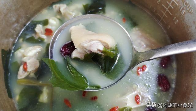 黄豆炖猪脚功效，黄豆猪手汤：一碗好汤
