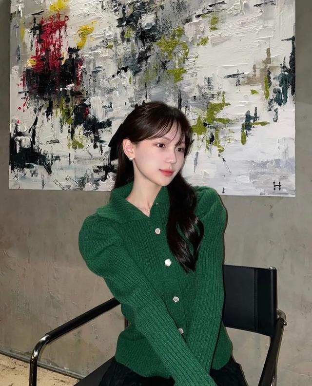 儿童发型图片 小女孩发型绑扎方法简单又可爱，儿童发型图片（几款绝美的新年公主编发）