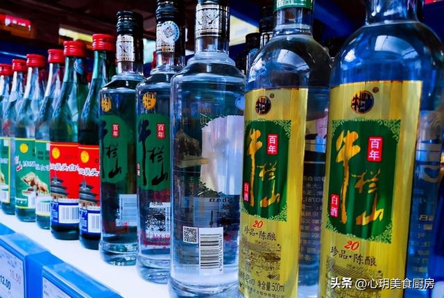 市场白牛二是勾兑白酒吗，一瓶20元不到的白牛二