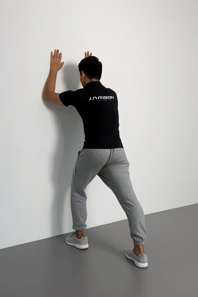 防止小腿变肌肉腿的拉伸动作，跑后7大拉伸动作