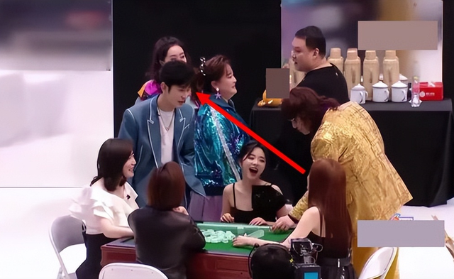 秦岚结婚了吗，秦岚四十岁还没有结婚（秦岚：两段感情无疾而终）