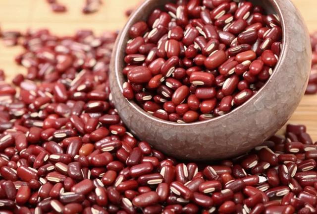 女人吃猪肝有什么好处，猪肝一周吃几次补血（多吃“4红3黑2绿”）