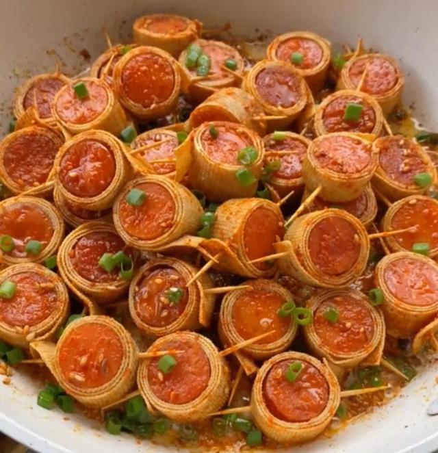 火腿卷的做法 火腿卷怎么做，火腿卷的做法（超火的火腿豆皮卷做法原来这么简单）