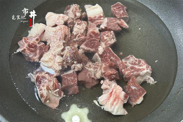 怎样炖大块牛肉，大厨煮大块牛肉的正确方法（家常土豆炖牛肉的简单做法）