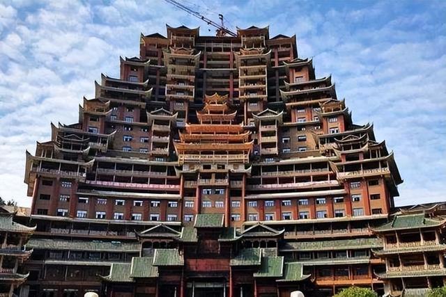 民族的主要特征是什么，民族特征属于什么（但你知道他们最具特色的建筑特色是什么吗）