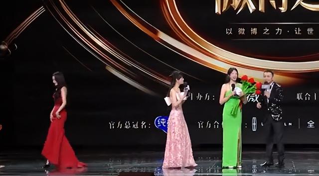 黄晓明和baby，黄晓明和angelababy的情史（微博之夜6大尴尬瞬间）