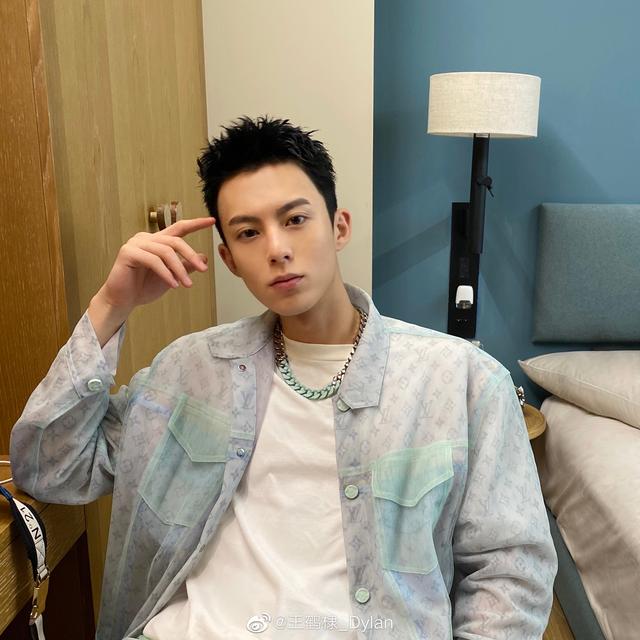 王鹤棣身高多少，王鹤棣身高（说他长得不好看我第一个反对）