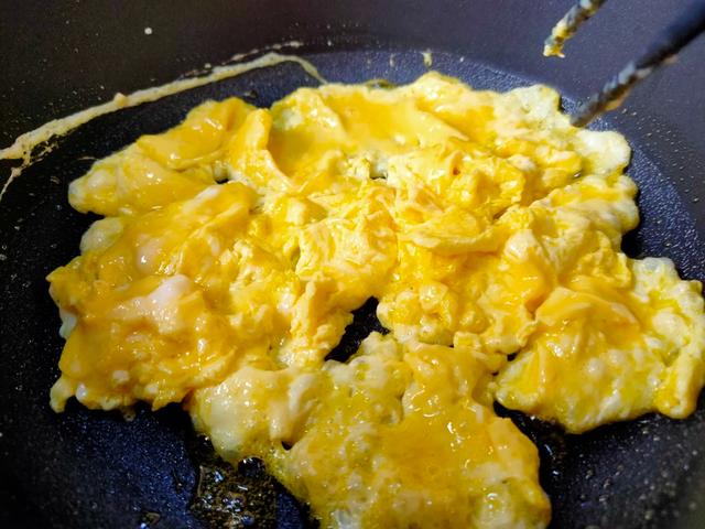 炒鸡蛋的100种做法大全，炒鸡蛋的多种做法大全（首选这5种“冠军”蔬菜）