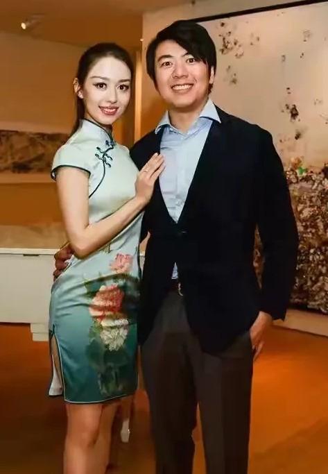 中长款旗袍穿搭技巧，中长旗袍上衣配什么下装（女人想要变得高级）