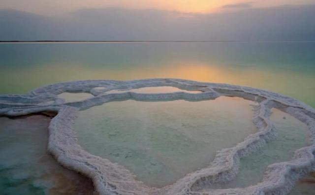 红海和死海的地理位置和介绍，红海和死海是一个海吗（死海——地球表面最低点）