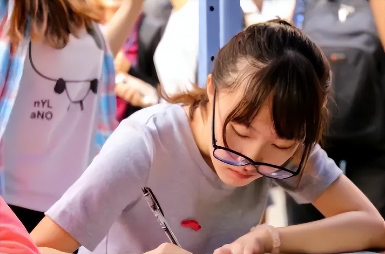 工商贸易职业学校（官媒曝光湖南有4所大学臭名昭著）