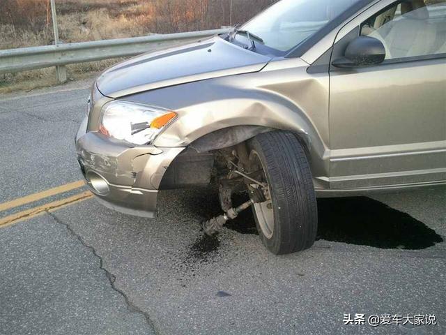 方向盘打死会伤车吗，打死方向盘伤车吗（突然打死方向会发生什么）