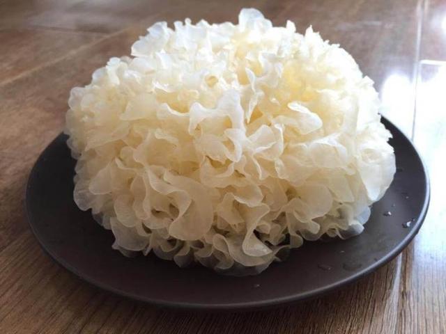 银耳可以生吃吗，银耳能生吃吗（免洗免泡的本草银耳才是首选）