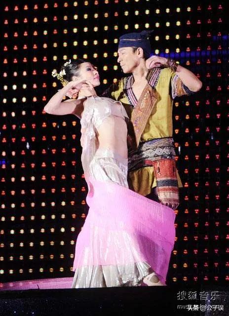 刘德华和谁结婚了，和他身前身后的女人们（刘德华跟谁结的婚）