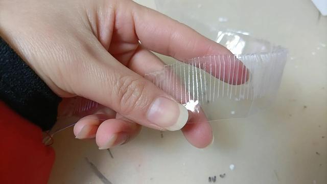 儿童手工荷花灯，如何手工制作荷花灯（矿泉水瓶子做莲花灯）