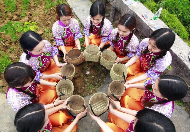 声情并茂下一句怎么说，形容声音美妙动听的成语（让我一生一世）
