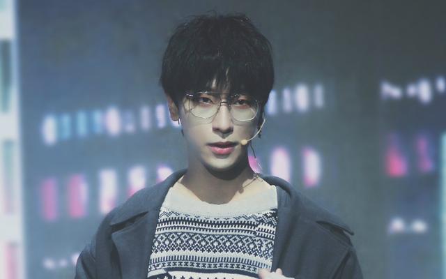 景向谁依的真实姓名，景向谁依原名是什么（cv景向谁依宣布停播半年）