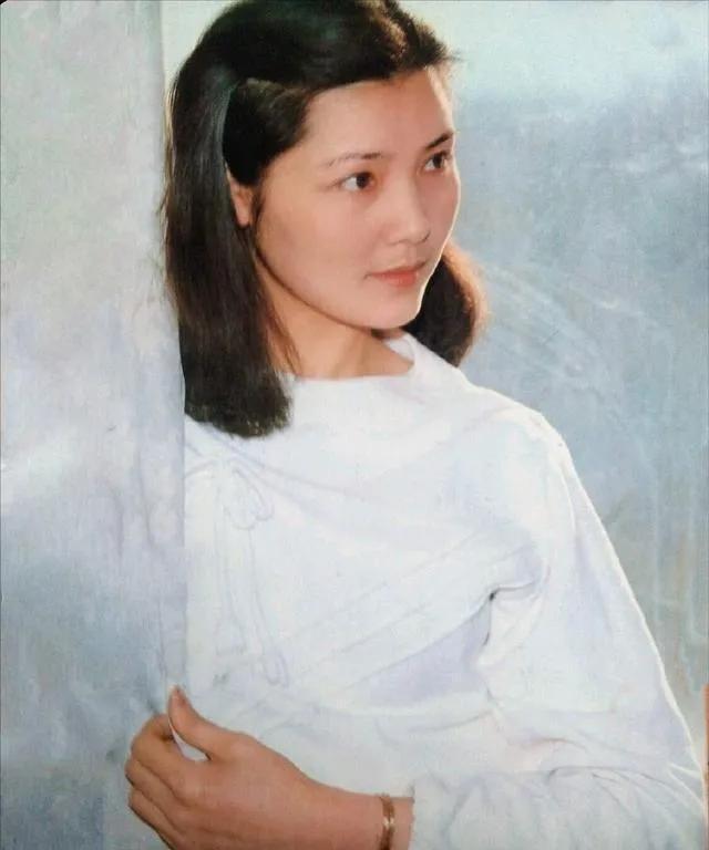 歌手姜黎黎简历，姜黎黎：嫁小3岁汪宝生