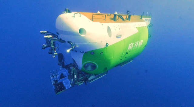 10000米恐怖深海鱼图片，恐怖的深海鱼类（海底一万米到底有多么恐怖）