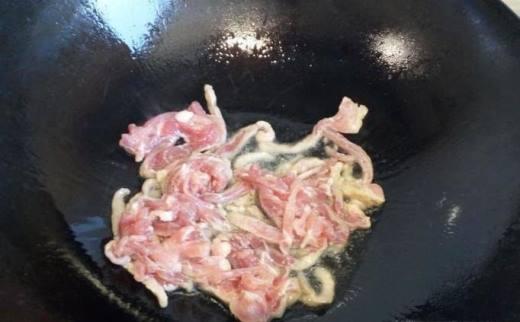 如何做鲜姜炒肉，炒肉用什么姜（姜丝肉的家常做法）