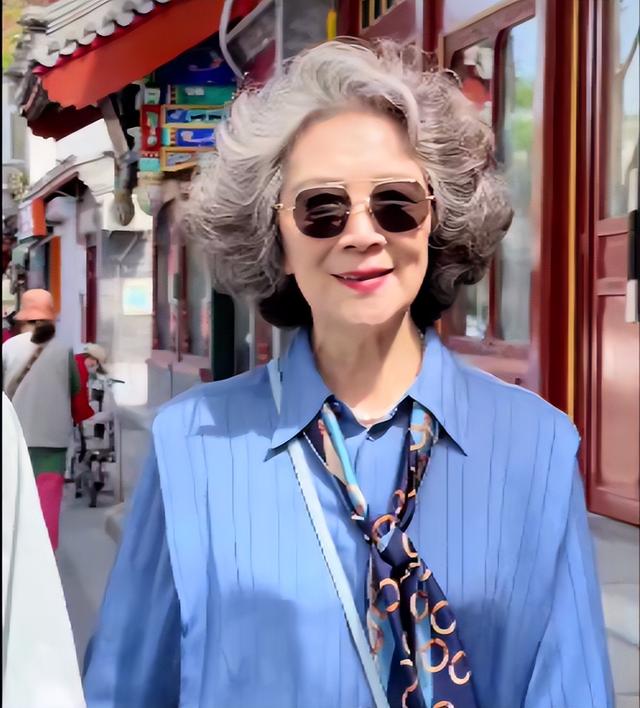 适合老年人用的抖音头像,老年人专用抖音头像(女人过了六十岁别总梳大