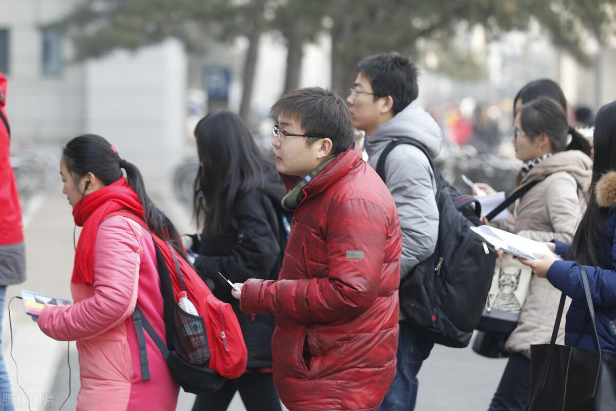 研究生考试可以报几个学校（考研需要具备哪些条件）