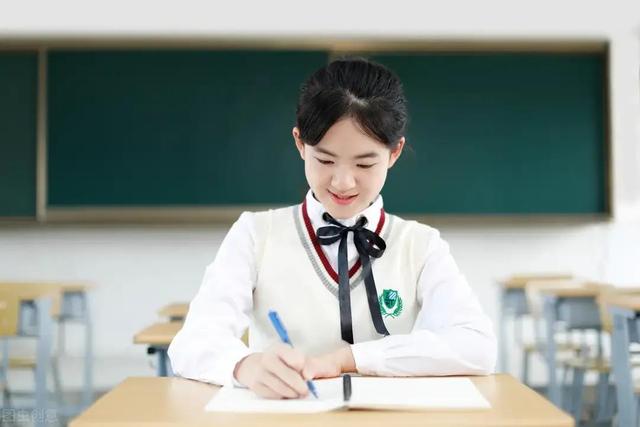 interview的名词，interview的动词是什么（冀教版八年级英语上Unit7-3课本重点知识详细讲解）