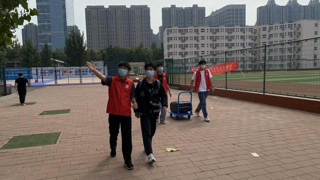 河南水利与环境职业学院，2021级河南水利与环境职业学院新生开学时间和入学指南及入学军训考试（河南水利与环境职业学院7000余名小萌新来啦）