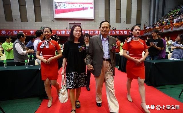 杨振宇的个人资料，杨振宇的个人资料简介（市委常委、统战部长杨振宇到高庄乡宗教场所督导工作）