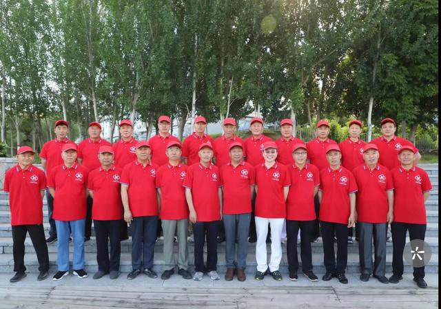 40年同学聚会金句，四十年同学聚会经典句（年逾花甲同学会感言）