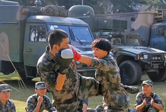 俯卧撑世界纪录，同样是吉尼斯世界纪录（单臂俯卧撑1分钟107个）