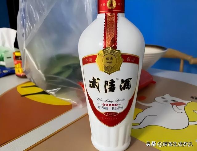 酱香酒哪个牌子的好喝不贵，酱香型白酒哪个牌子便宜又好喝（最具性价比的4款）