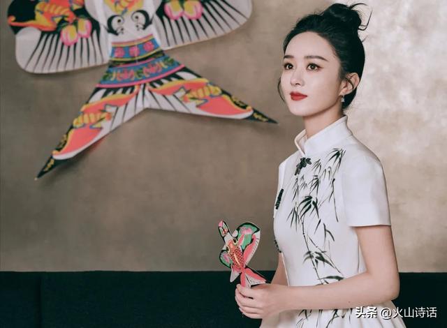 赵丽颖会唱歌吗，赵丽颖2006年唱歌（赵丽颖献唱春晚）