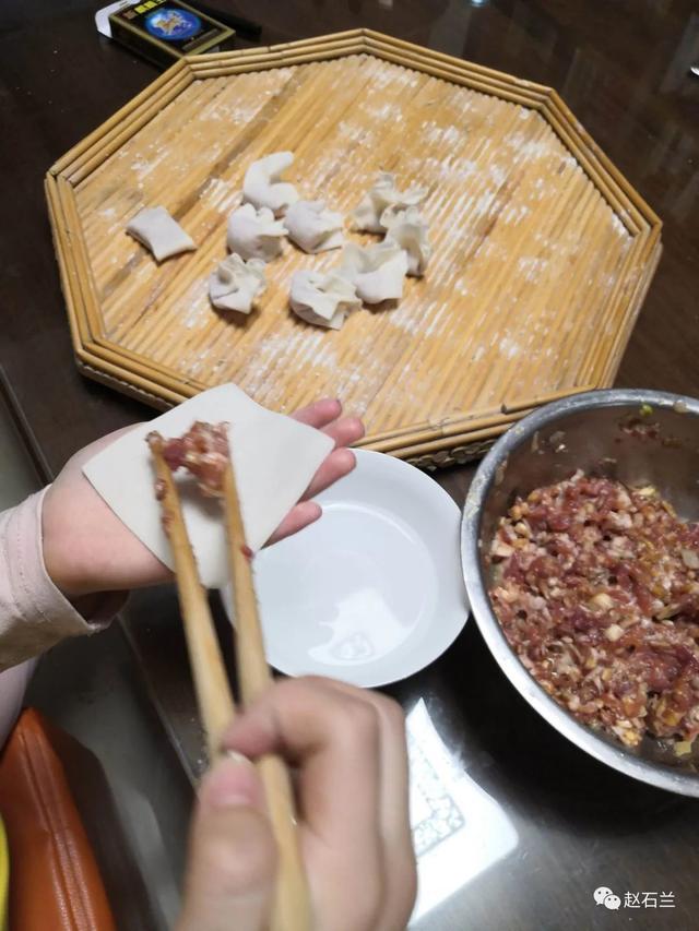 怎么包馄饨视频，怎么包馄饨的手法（谈论包馄饨）