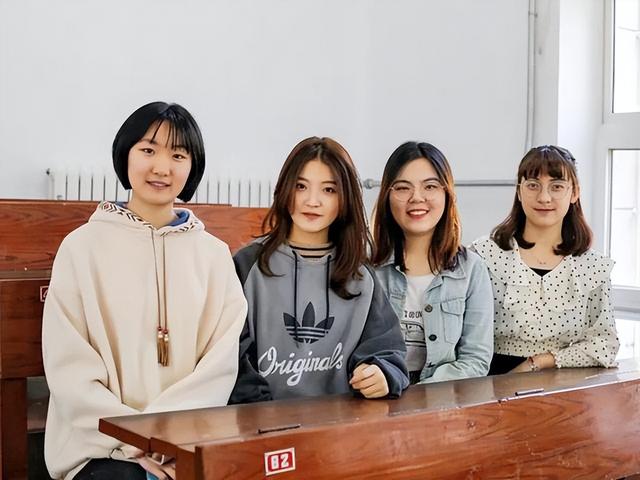 为什么一定要上大学，为什么一定要上大学作文格言（为何父母坚持让报“省内大学”）