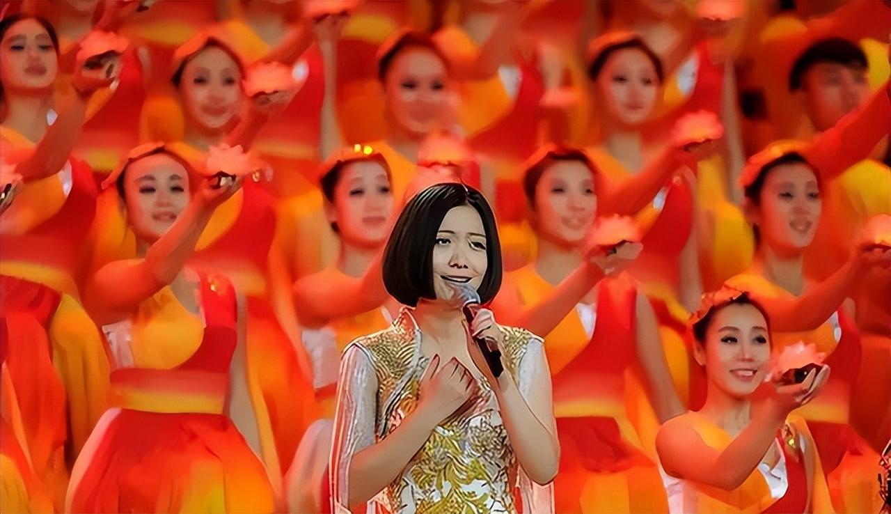 姚贝娜在好声音唱的天耀中华，永远的歌者姚贝娜