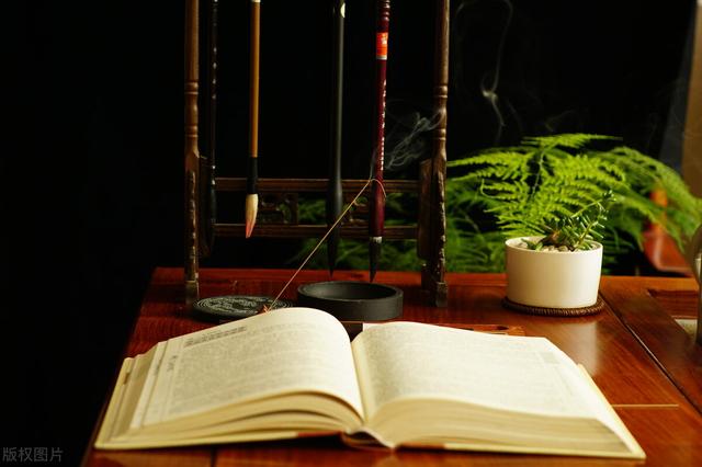 挥挥手我不愿你走的歌名是什么，挥挥手我不让你走是哪首歌（真真假假碎花絮-谨以此文做节追寻本真的我）