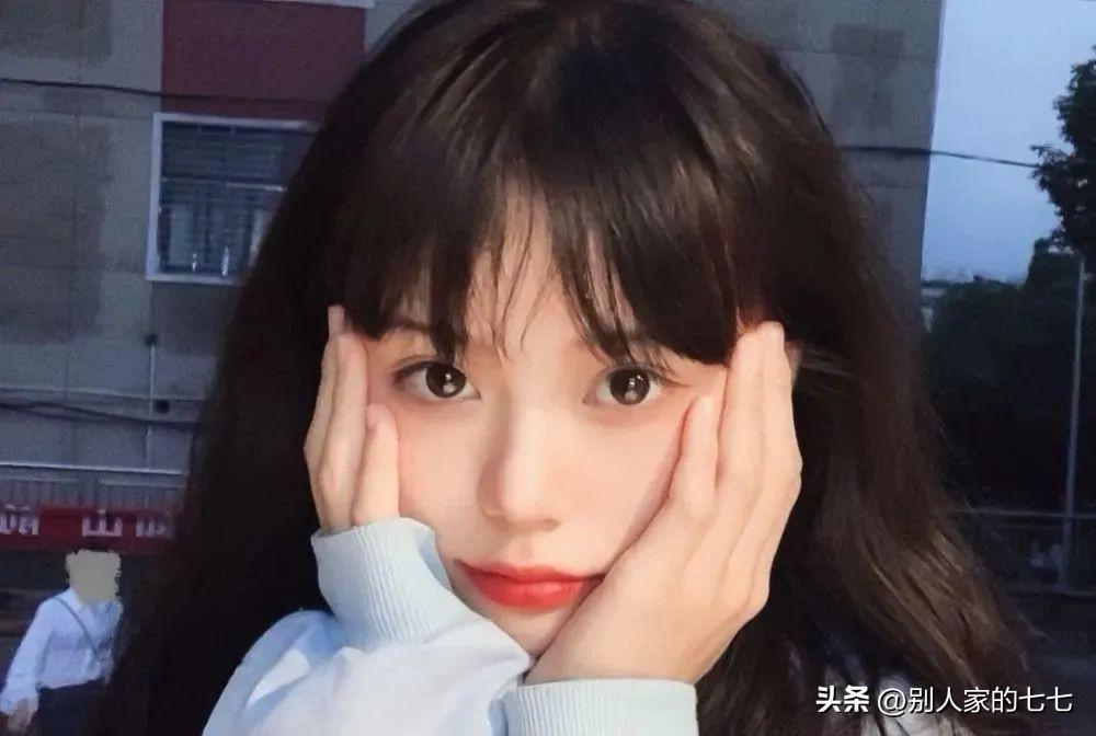 想你却不敢打扰你，想念却不敢打扰的句子简短（女人疯狂想念你时）