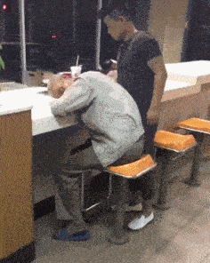 男孩子第一次见丈母娘应该做些什么，第一次见丈母娘注意什么（有什么需要注意的吗）
