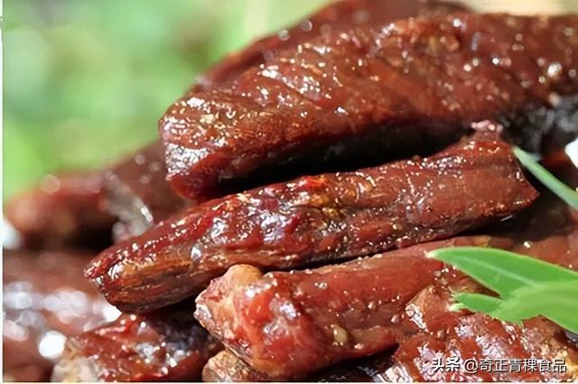 藏族饮食四宝是什么，藏族饮食的四宝指的是（西藏有哪些独特的食物）