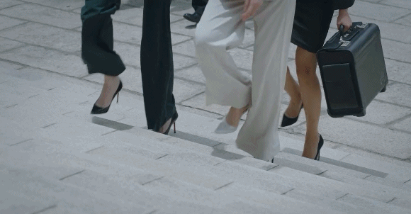 一垒打在爱情中是什么意思，全垒打在爱情中什么意思（现在的年下爱情都这么露骨吗）