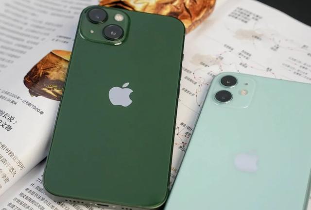 苹果手机续航最好的是哪一款手机，电池仅有3227mAh的iPhone13