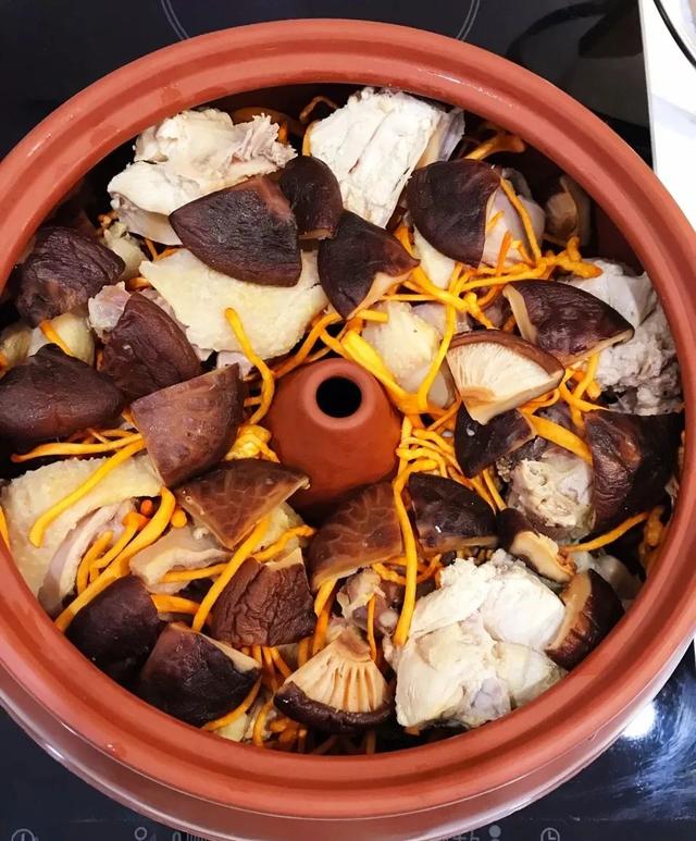 云南十大特色美食小吃，云南特色美食：你都尝过哪些