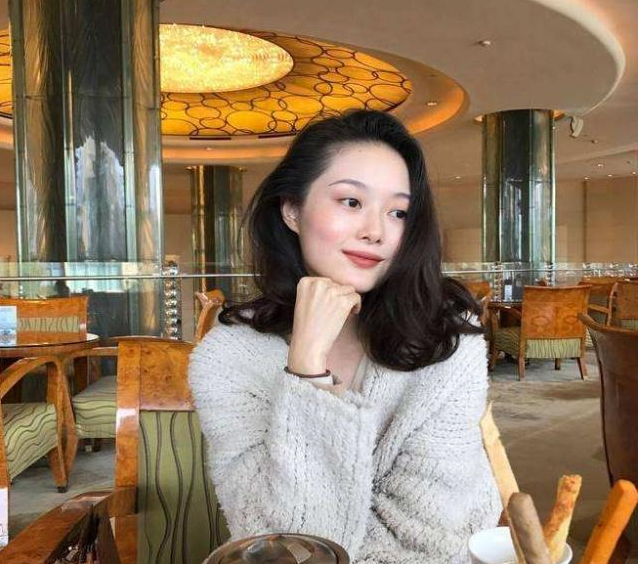 雷宛萤（雷宛萤黑照，晚晚指的是哪个呢（17岁三流网红到34岁京圈公主）