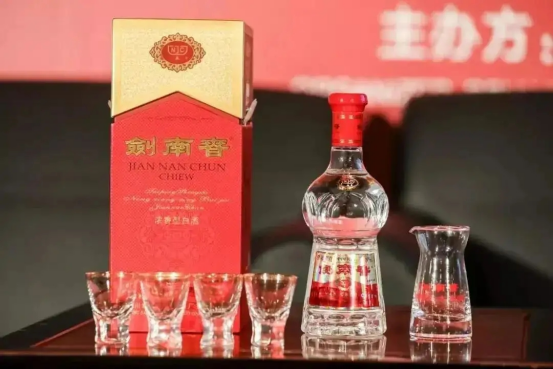 父亲的生日礼物排行榜，送爸爸十大礼物排行（送老丈人白酒怎么选）