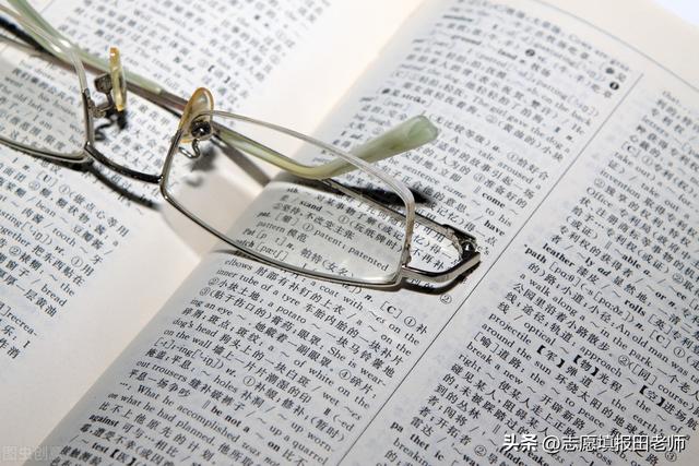 传媒是学什么的，女孩子学传媒选什么专业好（从中学学科看大学专业）