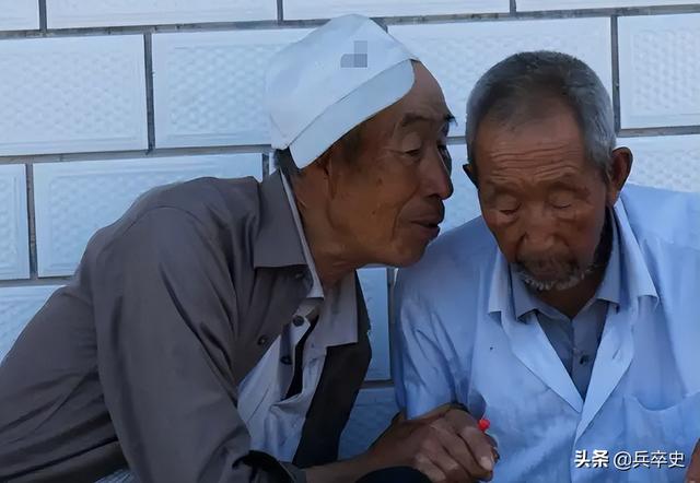 北京动物园百米巨蟒，太平洋底惊现百米巨蟒（海南巨蟒为报恩甘当“保镖”）