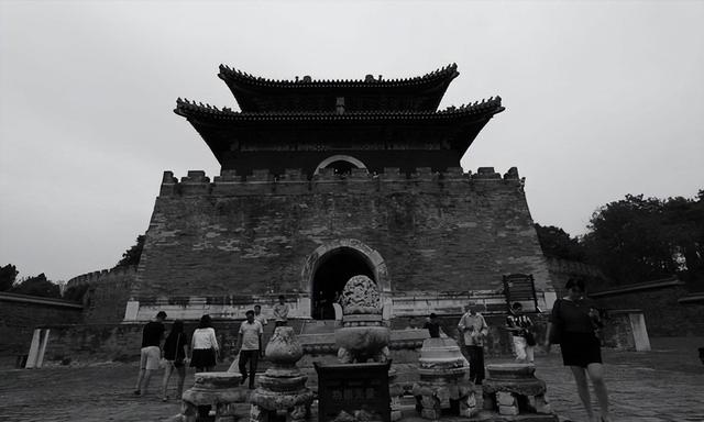 大清灭亡的最后几天，至今为何还有人守皇陵