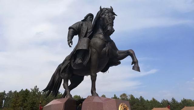 中国十大将军排名顺序，十大将军排名是怎样排的（并且被后世人所称赞）